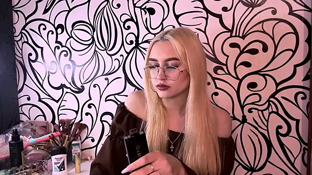 Snapshot of Kat_Catherine chatting on February 2026 04:37:02 PM Kat Catherine online show from February 2026 04:37:02 PM