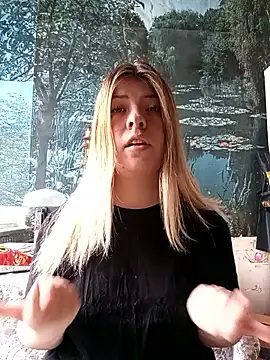 EvaTallor online show from April 2026 11:13:02 AM