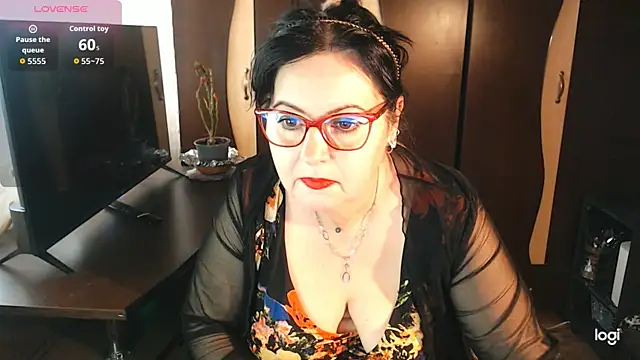 exiMIlf online show from February 2026 11:33:01 AM