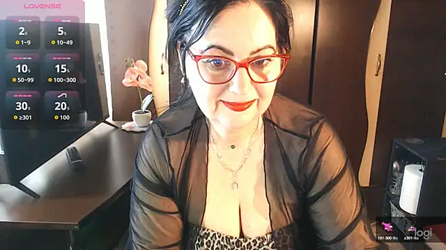 Snapshot of exiMIlf chatting on April 2026 11:33:02 AM exiMIlf online show from April 2026 11:33:02 AM