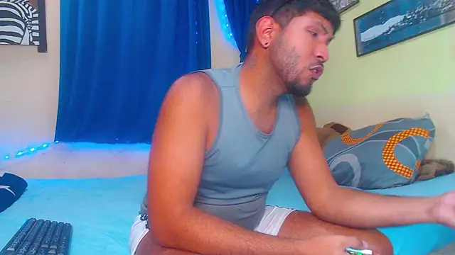 Snapshot of SamiQadir chatting on February 2026 04:50:02 AM SamiQadir online show from February 2026 04:50:02 AM