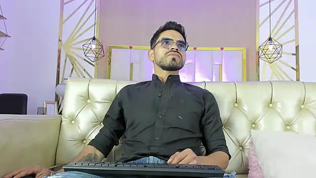 Snapshot of HotPulse_vc chatting on February 2026 12:27:01 PM HotPulse vc online show from February 2026 12:27:01 PM