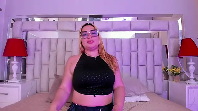 Snapshot of AngellHott_ chatting on February 2026 05:09:02 PM AngellHott online show from February 2026 05:09:02 PM