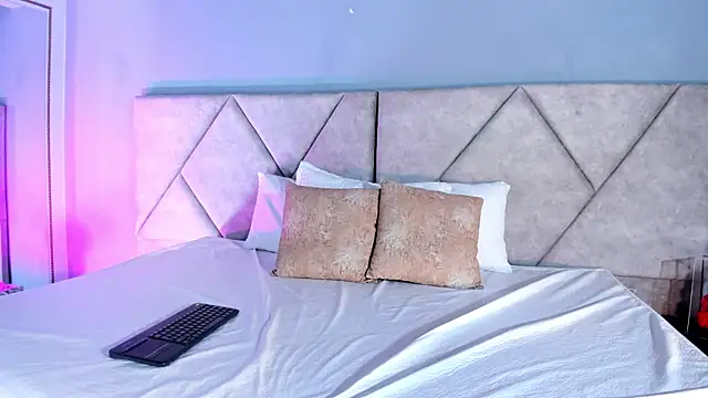 KaattyDoll online show from February 2026 01:09:01 PM