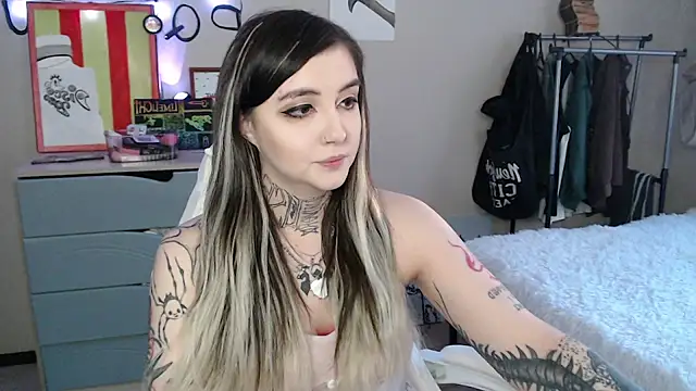 Rin Tozier online show from April 2026 01:19:01 AM