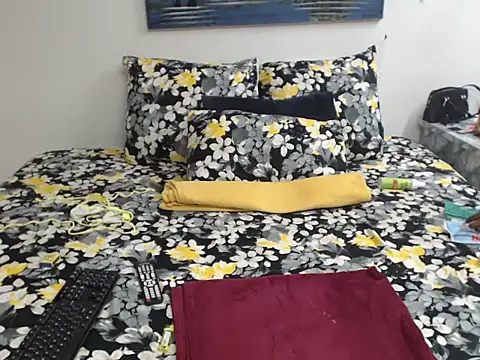 Snapshot of MissRedHotRaven chatting on February 2026 05:44:01 PM MissRedHotRaven online show from February 2026 05:44:01 PM