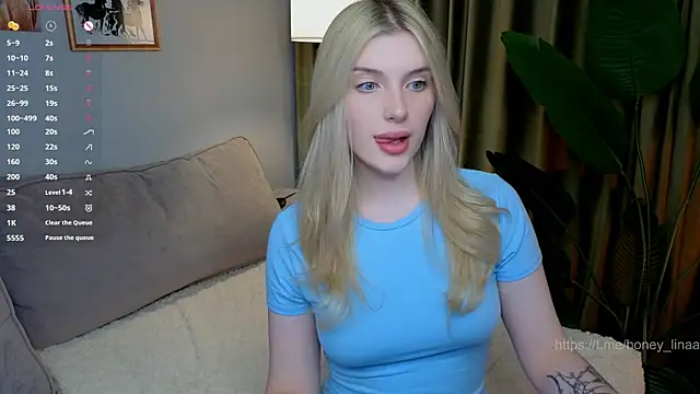 Snapshot of honey_kors chatting on May 2026 08:07:02 PM honey kors online show from May 2026 08:07:02 PM