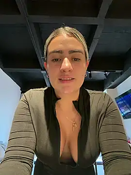 Snapshot of Miilana_ chatting on July 2026 03:11:02 PM Miilana online show from July 2026 03:11:02 PM
