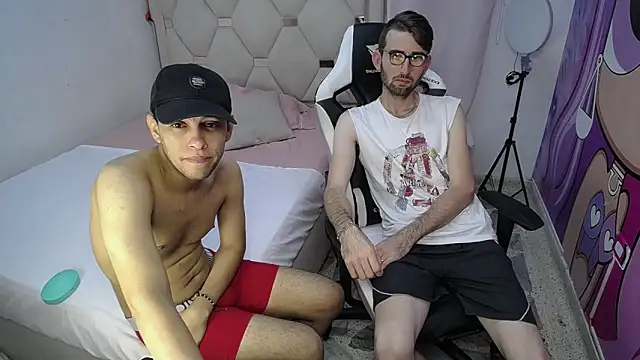 Snapshot of Top_and_bottom chatting on February 2026 09:13:02 PM Top and bottom online show from February 2026 09:13:02 PM