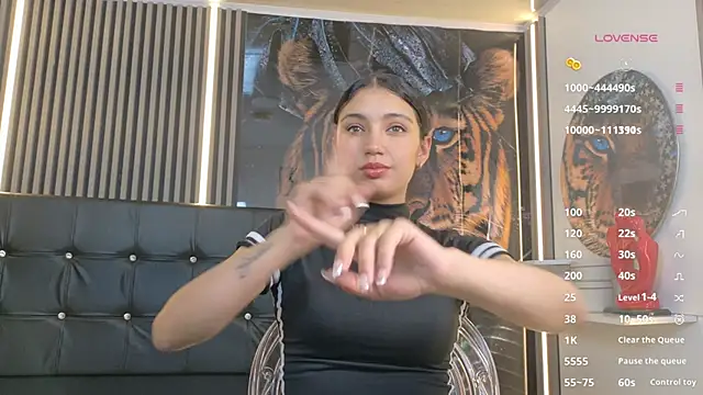  ArianaToroo online show from April 2026 01:45:02 PM