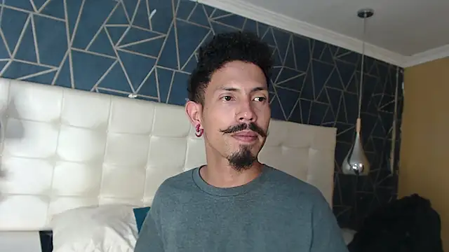 Snapshot of NoaahTylor chatting on February 2026 08:26:02 PM NoaahTylor online show from February 2026 08:26:02 PM