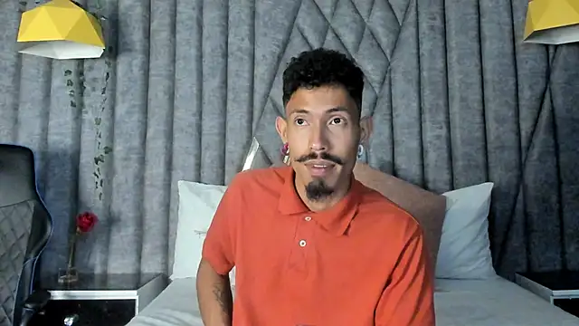 Snapshot of NoaahTylor chatting on February 2026 08:07:02 PM NoaahTylor online show from February 2026 08:07:02 PM