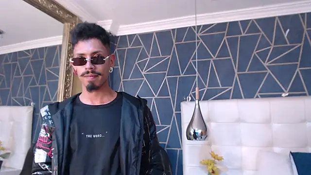 Snapshot of NoaahTylor chatting on February 2026 07:56:02 PM NoaahTylor online show from February 2026 07:56:02 PM