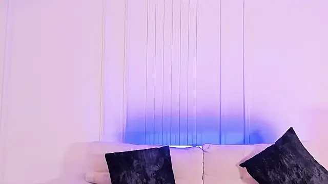 Kendra-Rousee online show from April 2026 07:47:02 PM