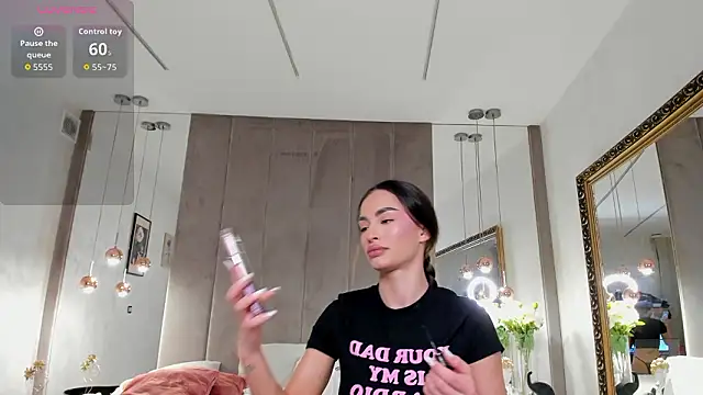 EvaK  online show from March 2026 04:40:01 AM