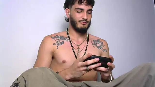 Snapshot of LovexJuxn8 chatting on February 2026 11:58:01 PM LovexJuxn8 online show from February 2026 11:58:01 PM