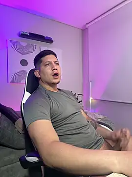  robertobaggioo online show from April 2026 01:41:01 PM