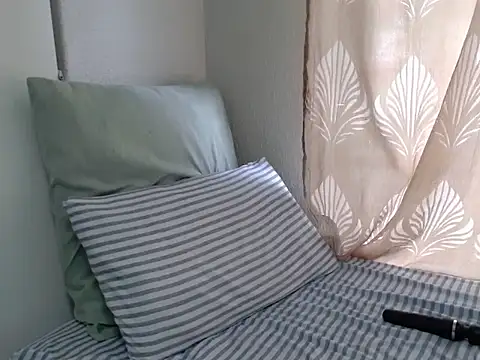 Snapshot of BootyCaramelxx chatting on February 2026 02:26:01 PM BootyCaramelxx online show from February 2026 02:26:01 PM