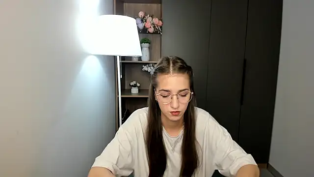 Snapshot of ClarineCasebolt chatting on February 2026 03:12:01 AM ClarineCasebolt online show from February 2026 03:12:01 AM