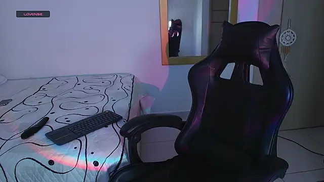 tana luux online show from March 2026 08:14:01 PM