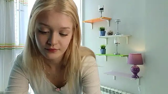 Snapshot of TaraBomstad chatting on February 2026 09:10:02 AM TaraBomstad online show from February 2026 09:10:02 AM