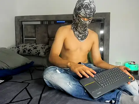 Snapshot of Master_Ruthless77 chatting on February 2026 01:48:01 AM Master Ruthless77 online show from February 2026 01:48:01 AM