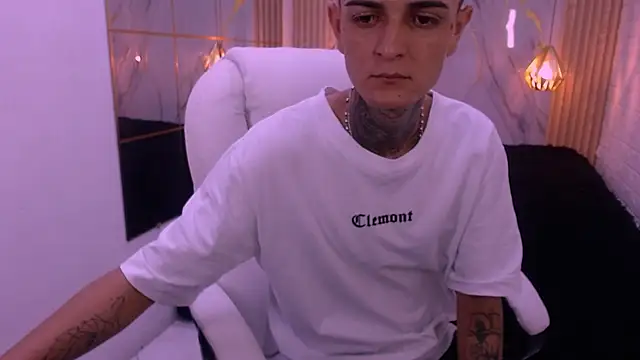 Snapshot of benjamin_anthony chatting on February 2026 12:56:02 PM benjamin anthony online show from February 2026 12:56:02 PM