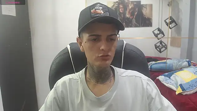 Snapshot of benjamin_anthony chatting on February 2026 02:31:01 AM benjamin anthony online show from February 2026 02:31:01 AM