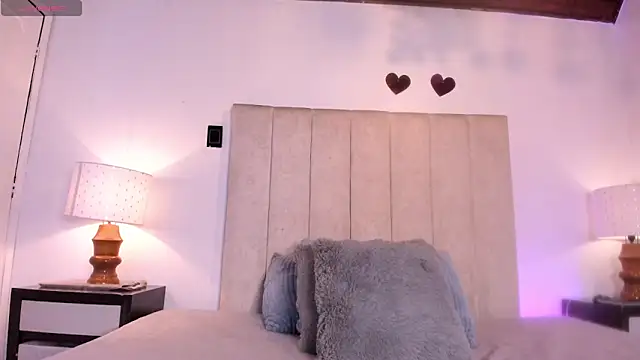 MissMilf  online show from April 2026 07:52:01 PM