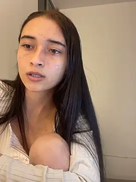 Snapshot of candy_deluxe chatting on February 2026 01:45:01 AM candy deluxe online show from February 2026 01:45:01 AM