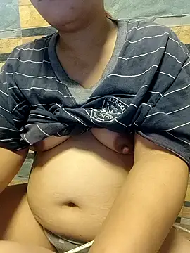 Snapshot of squirtshantal chatting on December 2025 06:57:02 PM squirtshantal online show from December 2025 06:57:02 PM