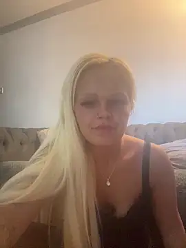 BlondeMilfXo online show from May 2026 06:14:01 PM