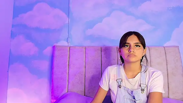 Snapshot of Aliclark chatting on February 2026 07:03:02 PM Aliclark online show from February 2026 07:03:02 PM