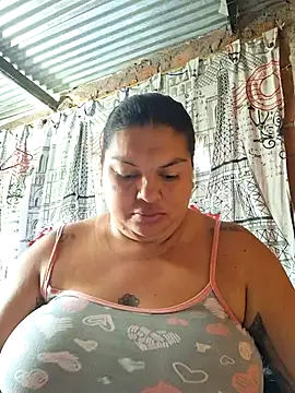 Snapshot of Juli_Powl chatting on June 2026 01:20:02 PM Juli Powl online show from June 2026 01:20:02 PM