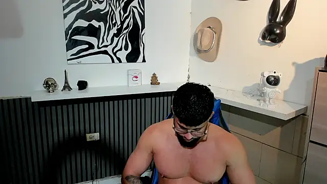 Snapshot of BENEDIICK chatting on February 2026 08:29:02 PM BENEDIICK online show from February 2026 08:29:02 PM