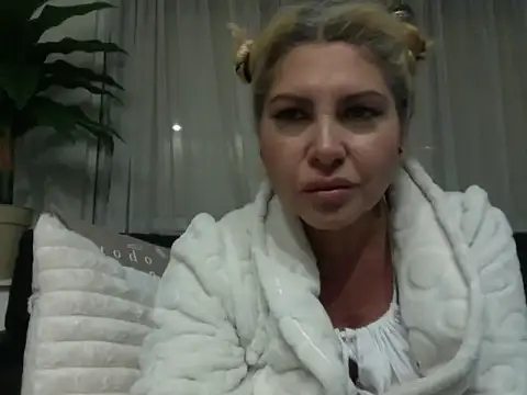 mistycbeauty online show from April 2026 03:37:01 AM