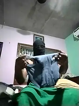 Snapshot of Ladycross chatting on February 2026 05:55:01 PM Ladycross online show from February 2026 05:55:01 PM