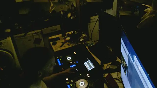 Snapshot of BISLETJE1980 chatting on February 2026 02:01:02 AM BISLETJE1980 online show from February 2026 02:01:02 AM