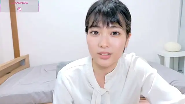 Snapshot of Somi-chan chatting on February 2026 05:50:01 AM Somi-chan online show from February 2026 05:50:01 AM