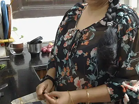 Hot Sonniyaa online show from February 2026 08:38:01 AM