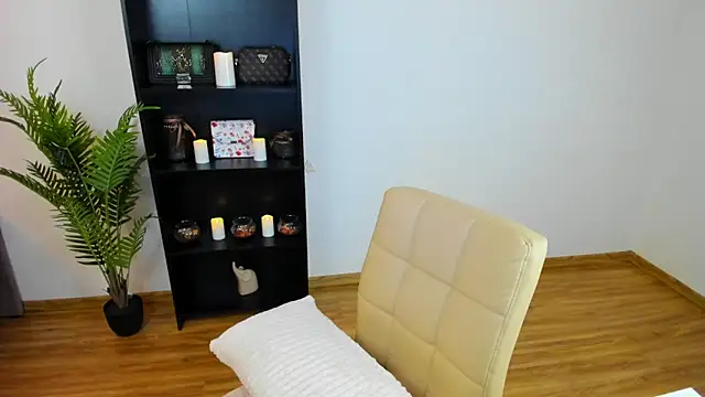 khloe starrr online show from March 2026 01:48:02 PM