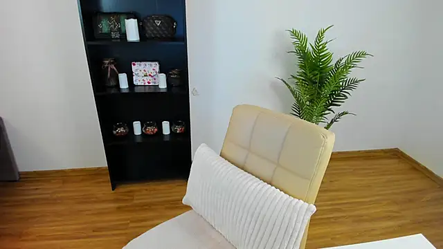 khloe starrr online show from June 2026 02:41:02 PM