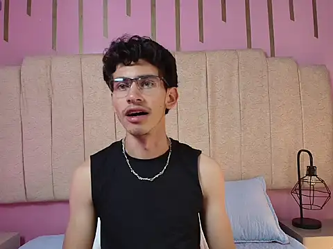 Snapshot of skinny_jean_ chatting on February 2026 08:20:01 PM skinny jean online show from February 2026 08:20:01 PM