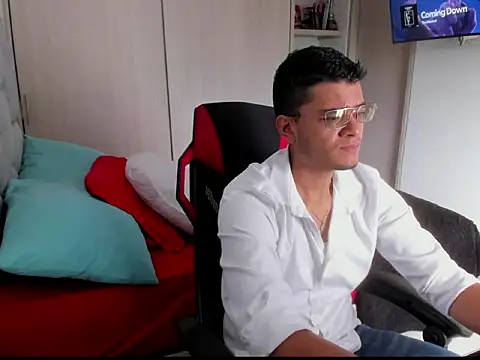 Snapshot of FredericSloan chatting on February 2026 04:03:02 PM FredericSloan online show from February 2026 04:03:02 PM