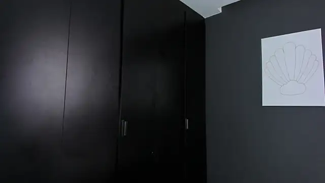 love kriss online show from April 2026 05:32:02 PM