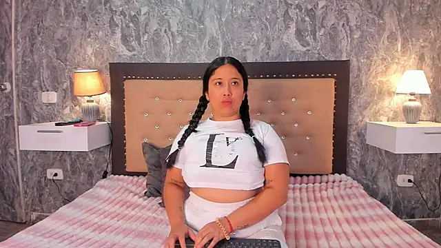 Snapshot of Daphne_sweett chatting on March 2026 12:40:01 PM Daphne sweett online show from March 2026 12:40:01 PM