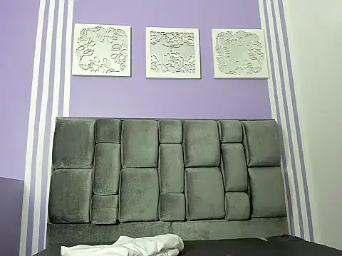 MAGGYE MAX online show from March 2026 01:18:01 PM