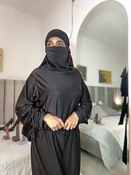 aminaa  online show from February 2026 06:59:02 PM