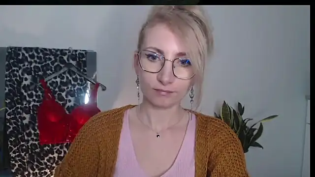 CinderellaMoon online show from April 2026 05:29:02 AM