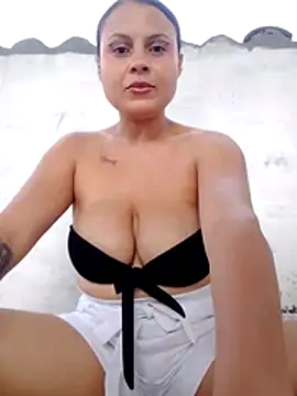 tiifany lopez online show from April 2026 09:16:01 PM